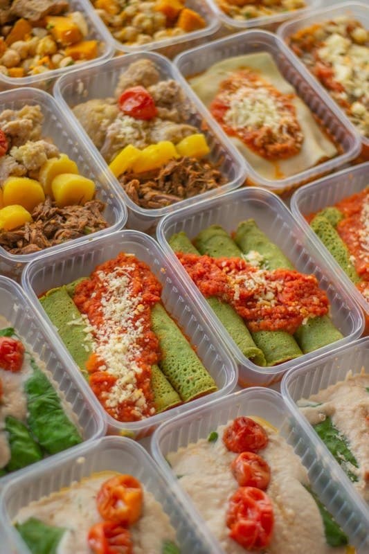 Comida mexicana saludable en una bandeja